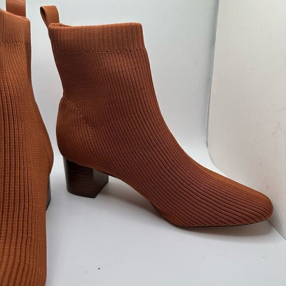 CUSHIONAIRE Women's Neely Stretch bootie +Memory Foam 8.5 TAN - Picture 6 of 7